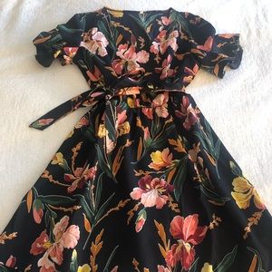 Flower dress with tie